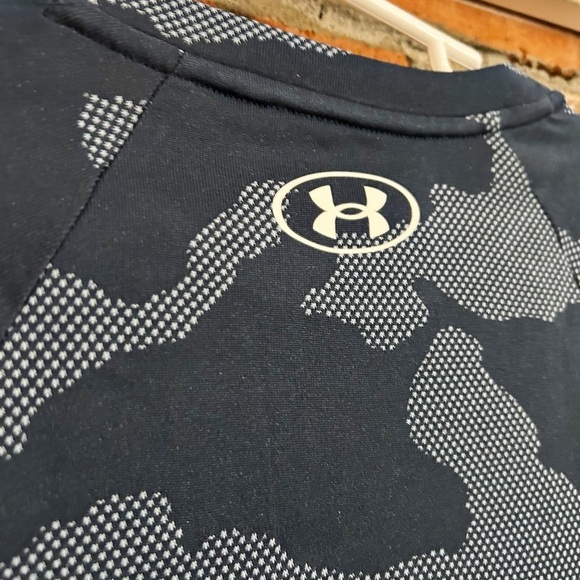Under Armour Boys UA Velocity Jacquard Blue Camo Shirt Size Small - Picture 7 of 7